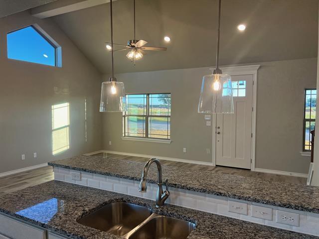Building Photo - 1323 Oleander