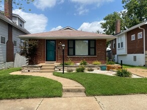 Building Photo - 5423 Murdoch Ave
