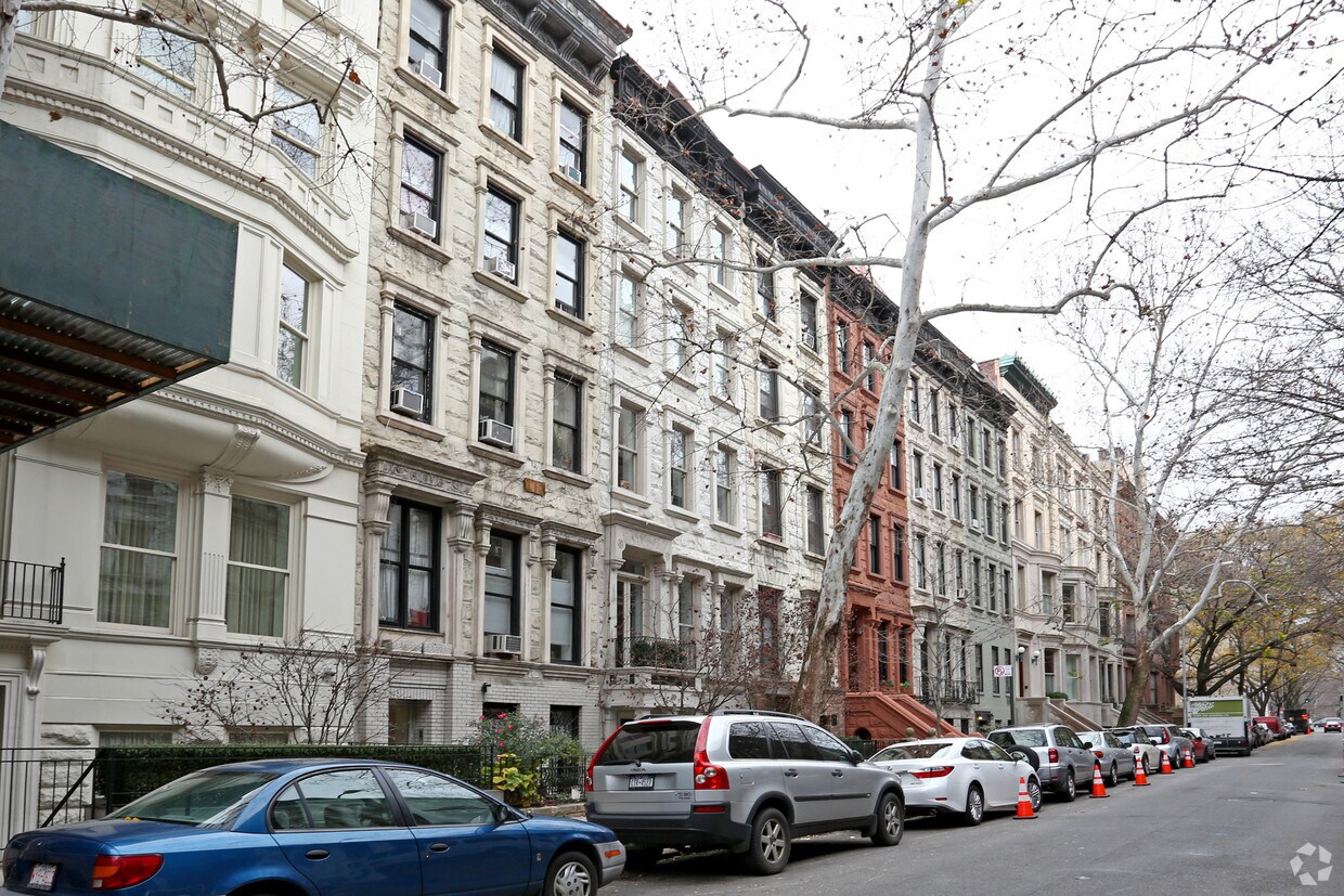 Foto del edificio - 35 W 76th St