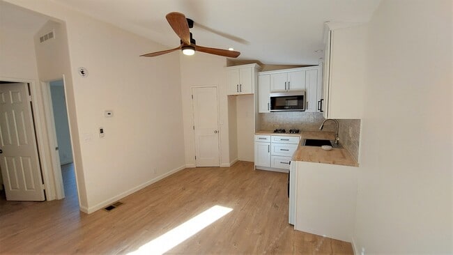 Building Photo - 1242 Hermes Ave