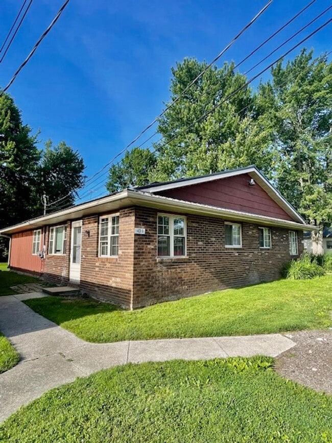 Building Photo - 40-42 E Fir St