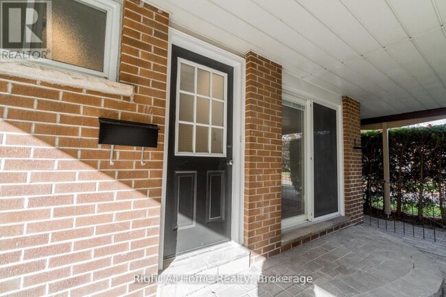 Building Photo - 899 Florell Dr