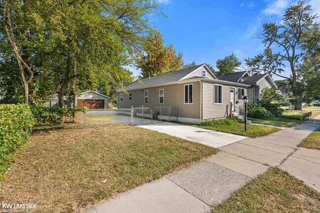 Foto del edificio - 8281 Meadow Ave