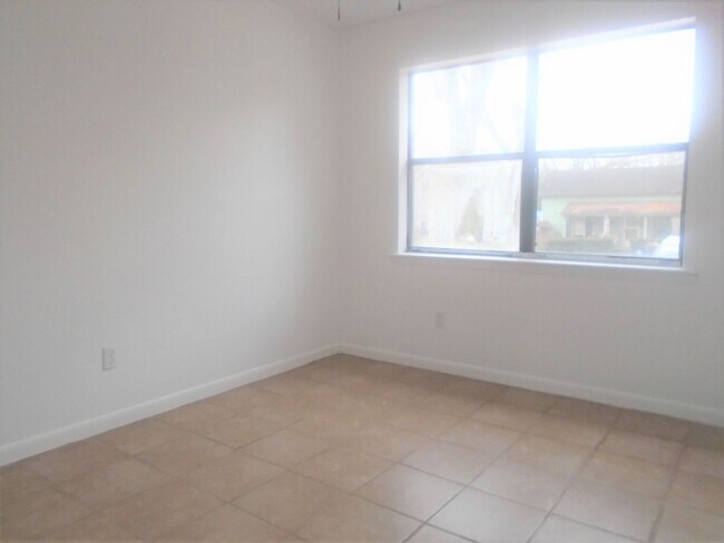 Building Photo - 418 Hargrove St