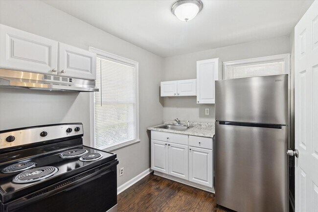 Building Photo - 1608