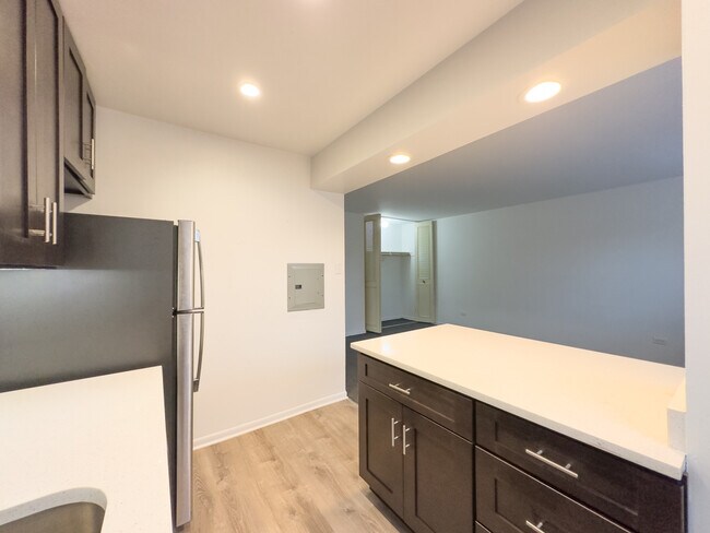 Building Photo - 520 Aldine