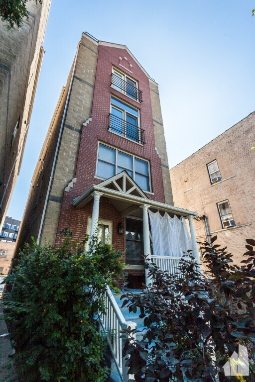 Foto del edificio - 3213 N Wilton Ave
