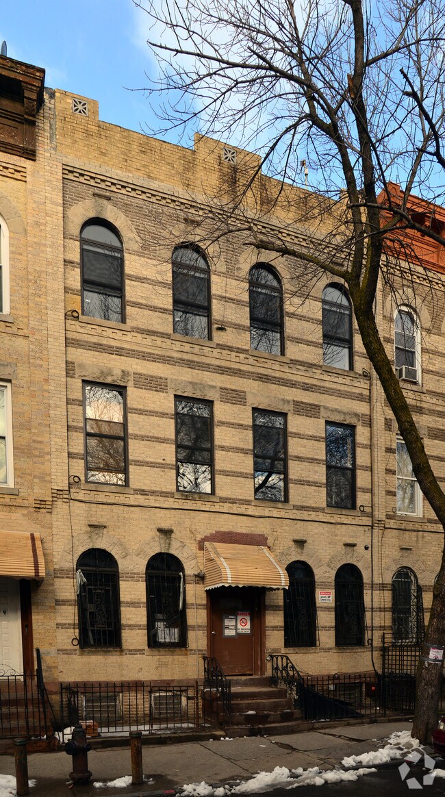 Foto del edificio - 1381 Madison St