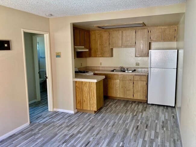 Building Photo - 55 and older 1 Bed, 1 Bath North Park $500...
