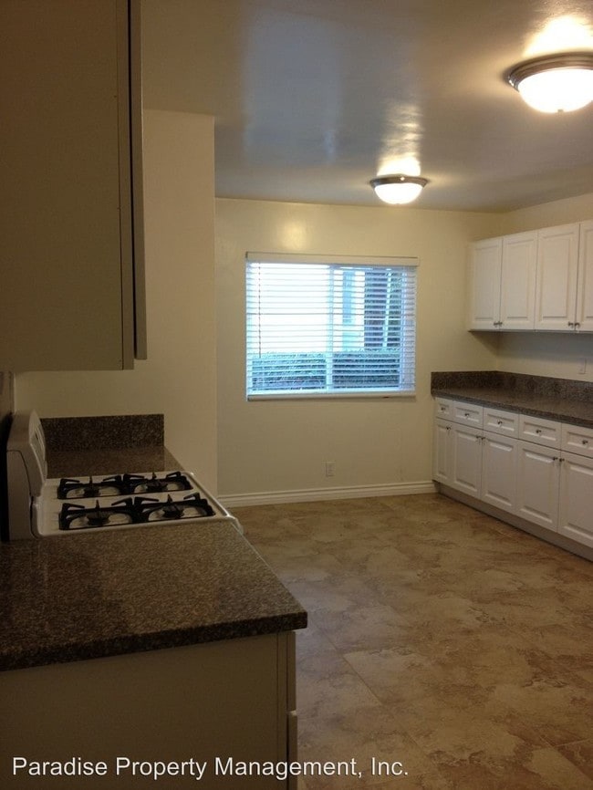 Building Photo - 287 S Evergreen Dr