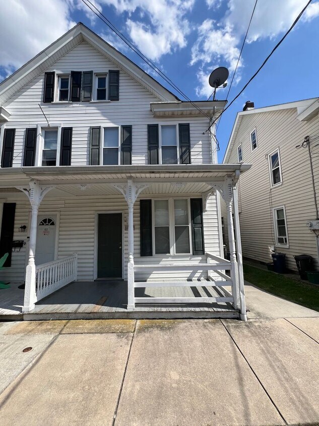 Foto principal - 58 E Washington St