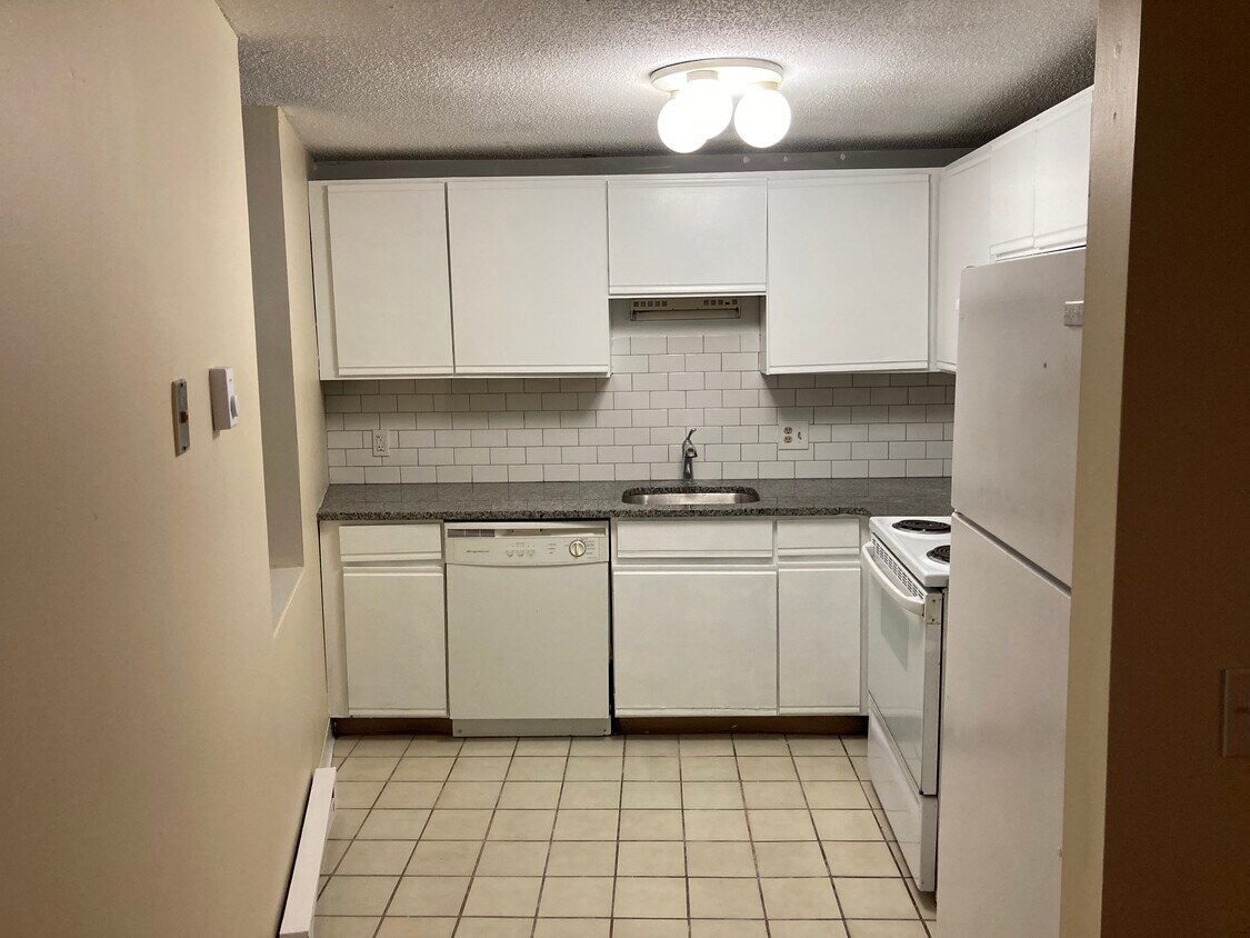 Primary Photo - 112 Murray St
