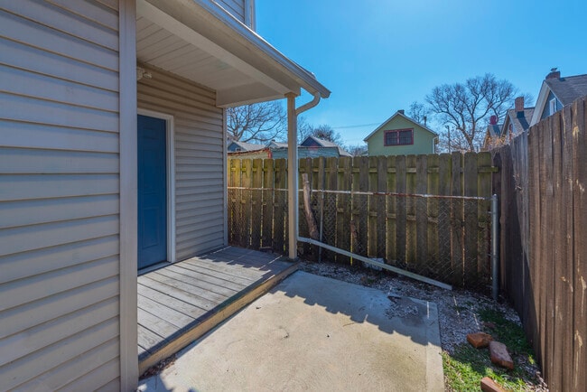 porche lateral - 3117 Hancock Ave