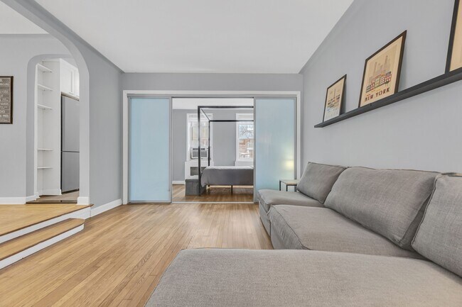 Foto del edificio - 305 W 52nd St