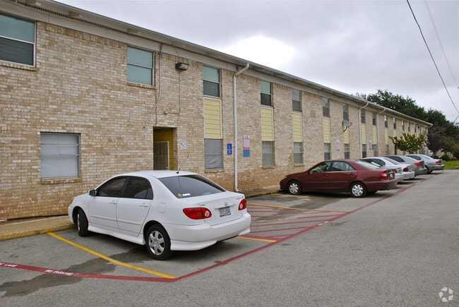 Building Photo - Oxford Apartments