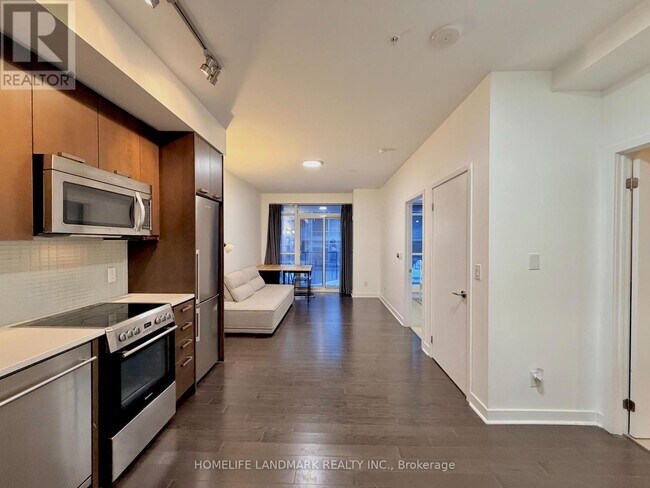 Building Photo - 295 Adelaide St W