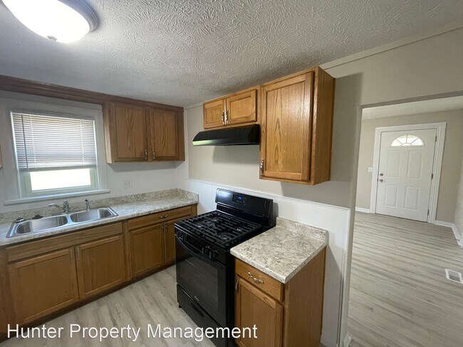 Building Photo - 2 br, 1 bath House - 903 N Hillcrest Ave