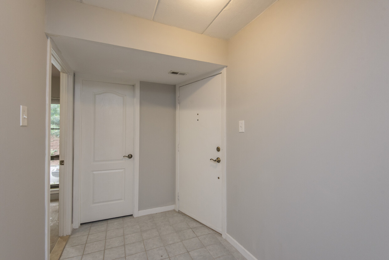 Primary Photo - 300 Shawmont Ave