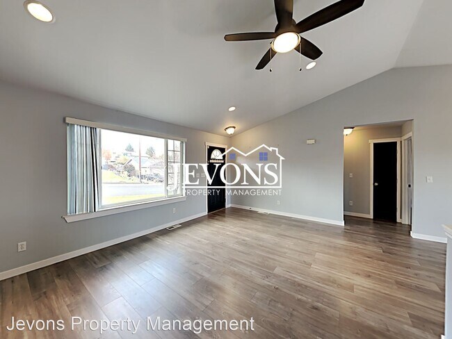 Building Photo - 4 br, 3 bath House - 103 Highland Ct