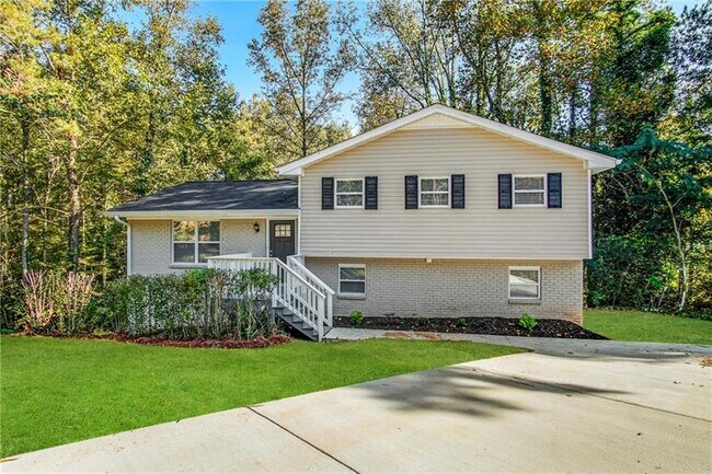 Building Photo - 4412 Rustic Wood Dr