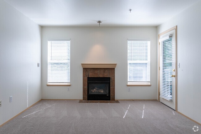 2BR, 2BA - 886 SF - The Wilson Apartment - East Kent Hill