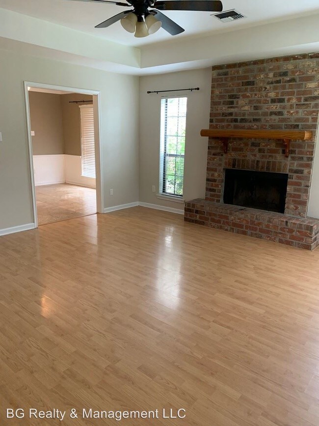 Building Photo - 3 br, 2 bath House - 407 Lancaster Dr.