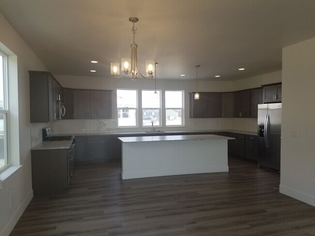 Foto del edificio - 4 bed 3.5 bath in Belgrade.