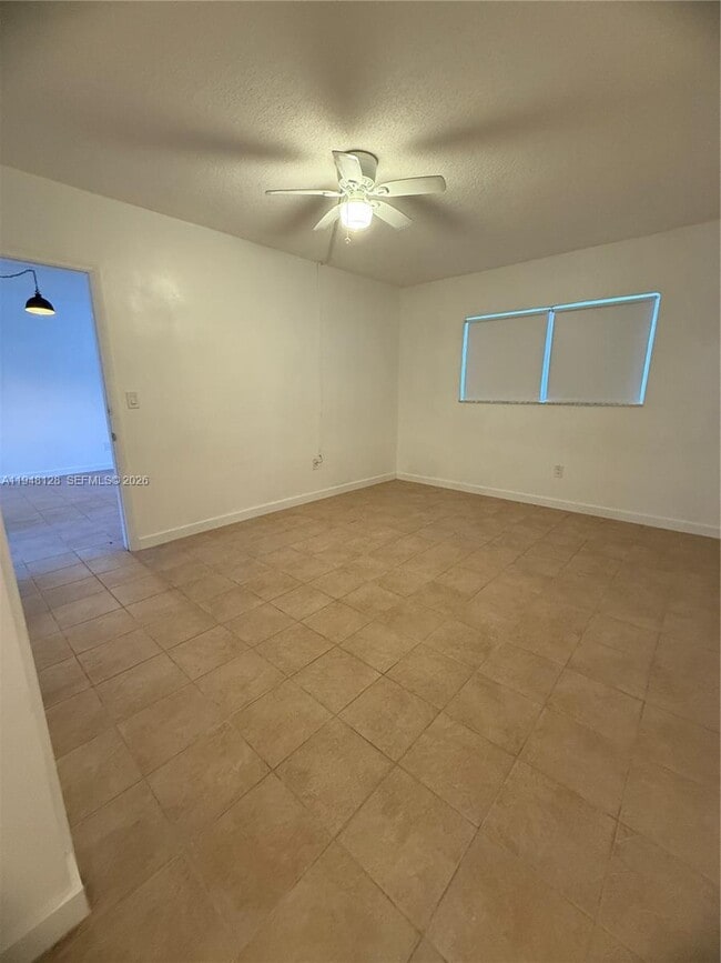 Foto del edificio - 2820 NE 201st Terrace