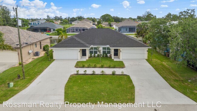 Foto del edificio - 3523-3525 SW 15th Pl