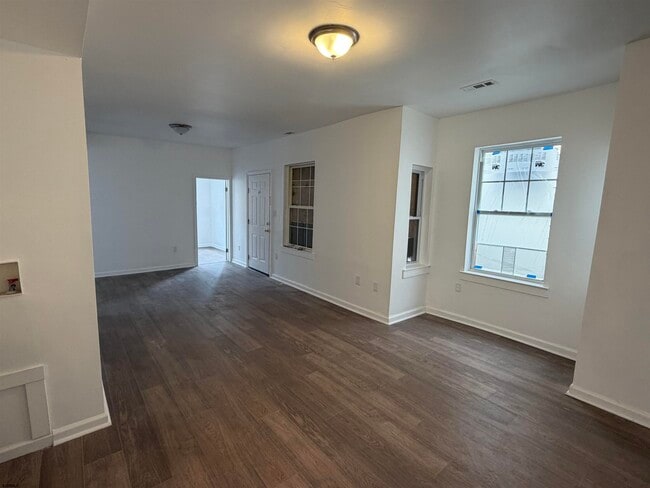 Foto del edificio - 130 N Tennessee Ave