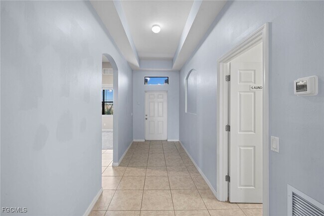 Building Photo - 1322 SW 22nd Ave