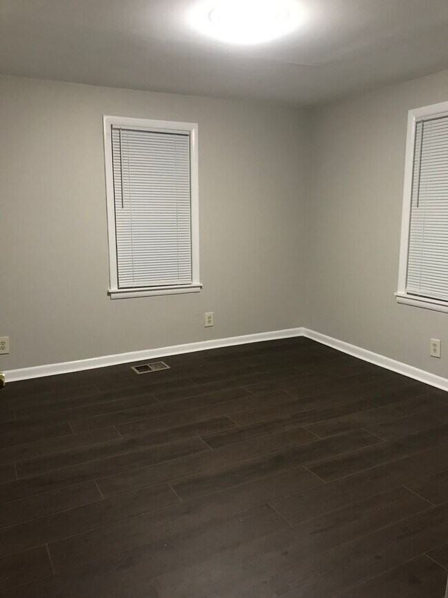 Building Photo - Charming 2 Bed/ 1 Bath Home in Madison