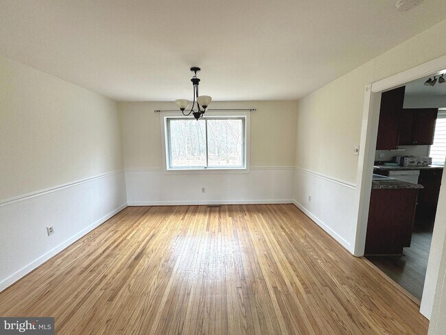 Foto del edificio - 1717 Red Oak Rd