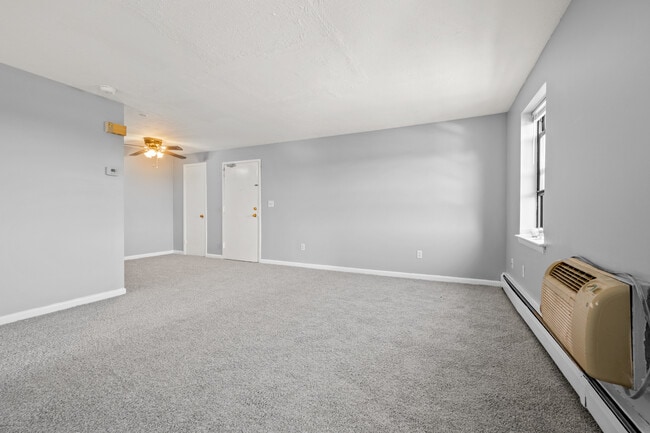Building Photo - Maple Heights