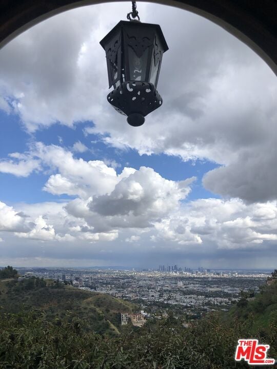 Foto del edificio - 8149 Mannix Dr