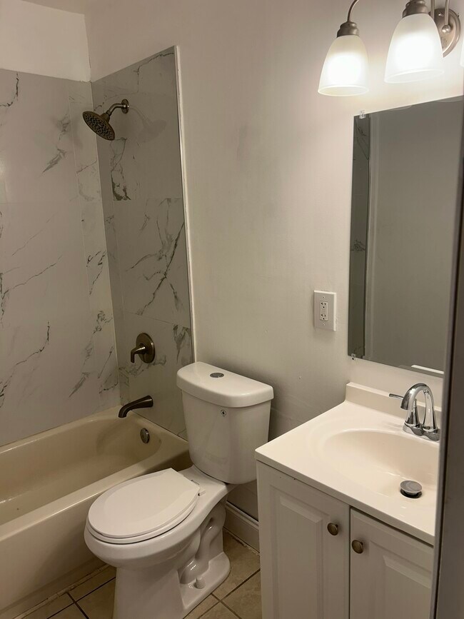 Foto del edificio - 1021 Henrietta Ave
