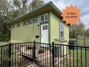 Building Photo - 1002 Spanish Oak Trail
