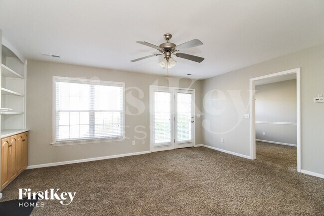 Building Photo - 2487 Somerset Pl Dr