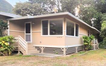 Building Photo - 41-978B Waikupanaha St