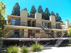 Building Photo - 471 Northlake Dr