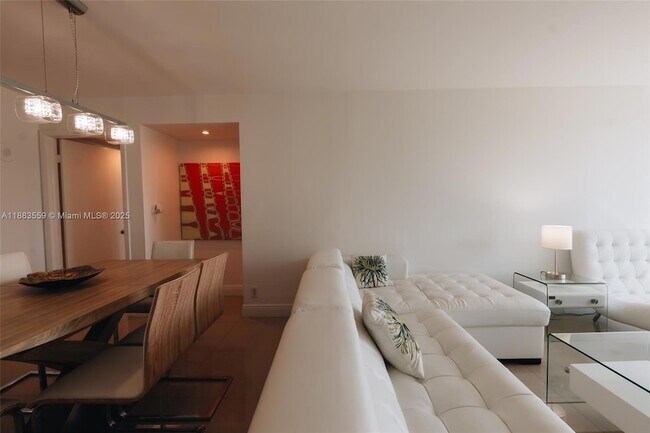 Foto del edificio - 1717 N Bayshore Dr