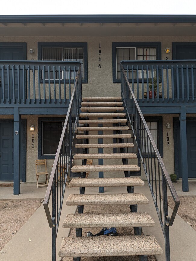 Building Photo - 1866 S Monterey Dr