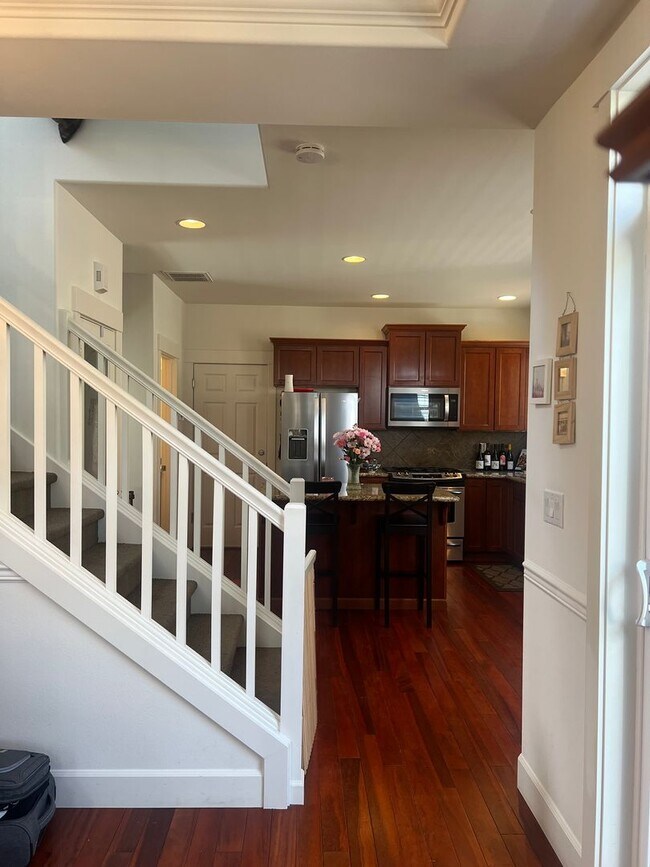 Foto del edificio - Stunning Trilevel home Woodinville!