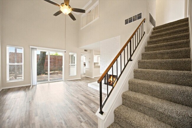 Building Photo - 4913 Burlingame Dr