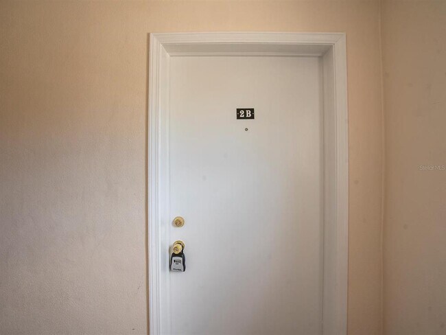Building Photo - 1175 Rue Des Chateaux
