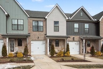 Building Photo - 3179 Sassafras Ln