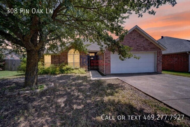 Building Photo - 308 Pin Oak Ln