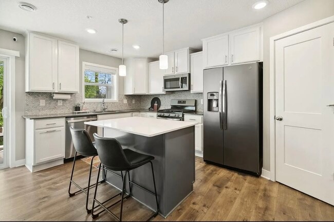 Building Photo - 5668 Cattail Ct NE