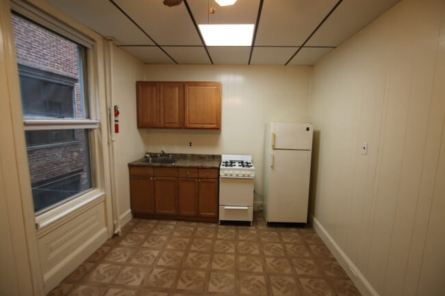 Building Photo - 1708 Race St