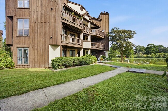 Foto del edificio - 8157 Cedar Glen Dr